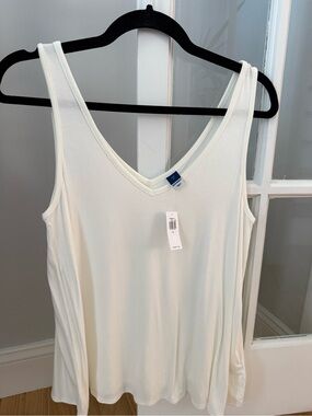 Old Navy Cream V-Neck Tank